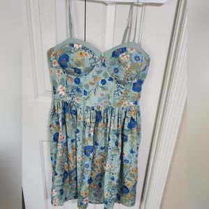 Women sleeveless dress